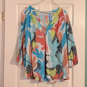 Blouse with quarter length sleeves